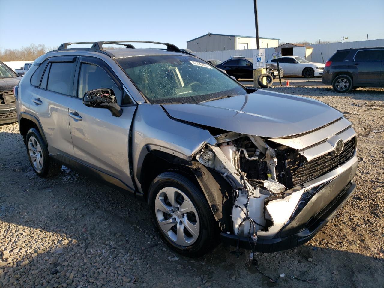 2021 TOYOTA RAV4 LE - Фото 4