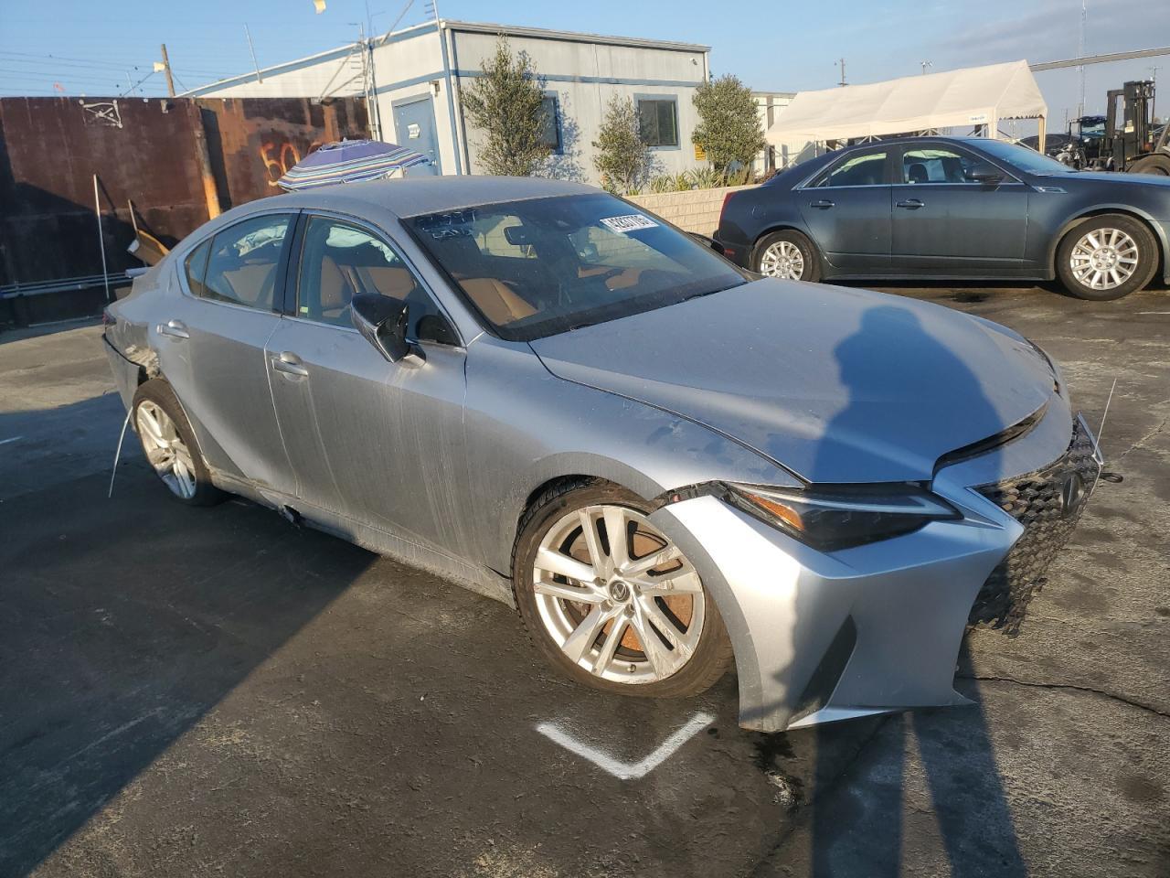 2021 LEXUS IS 300 - Фото 4