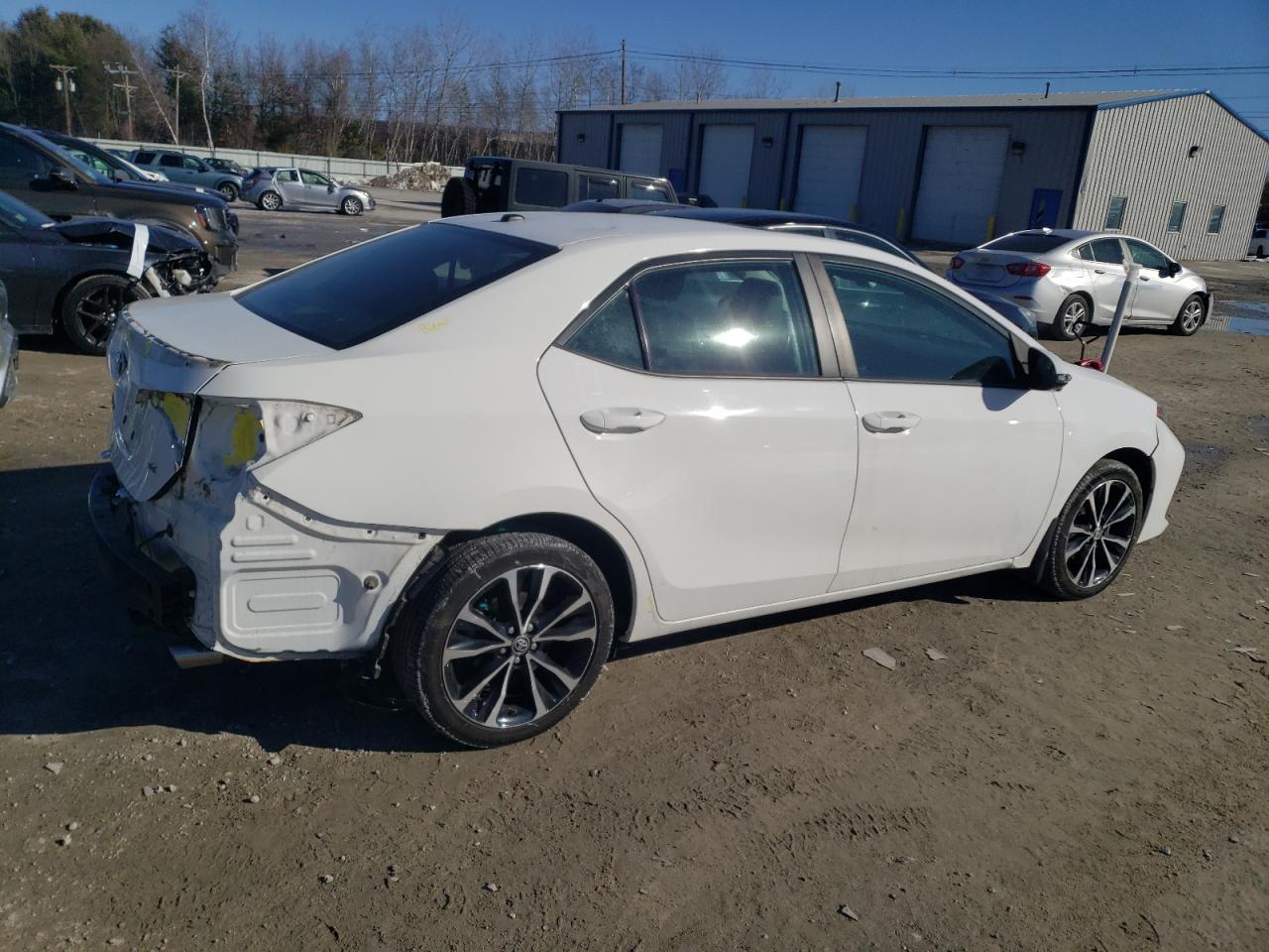 2019 TOYOTA COROLLA L - Фото 3