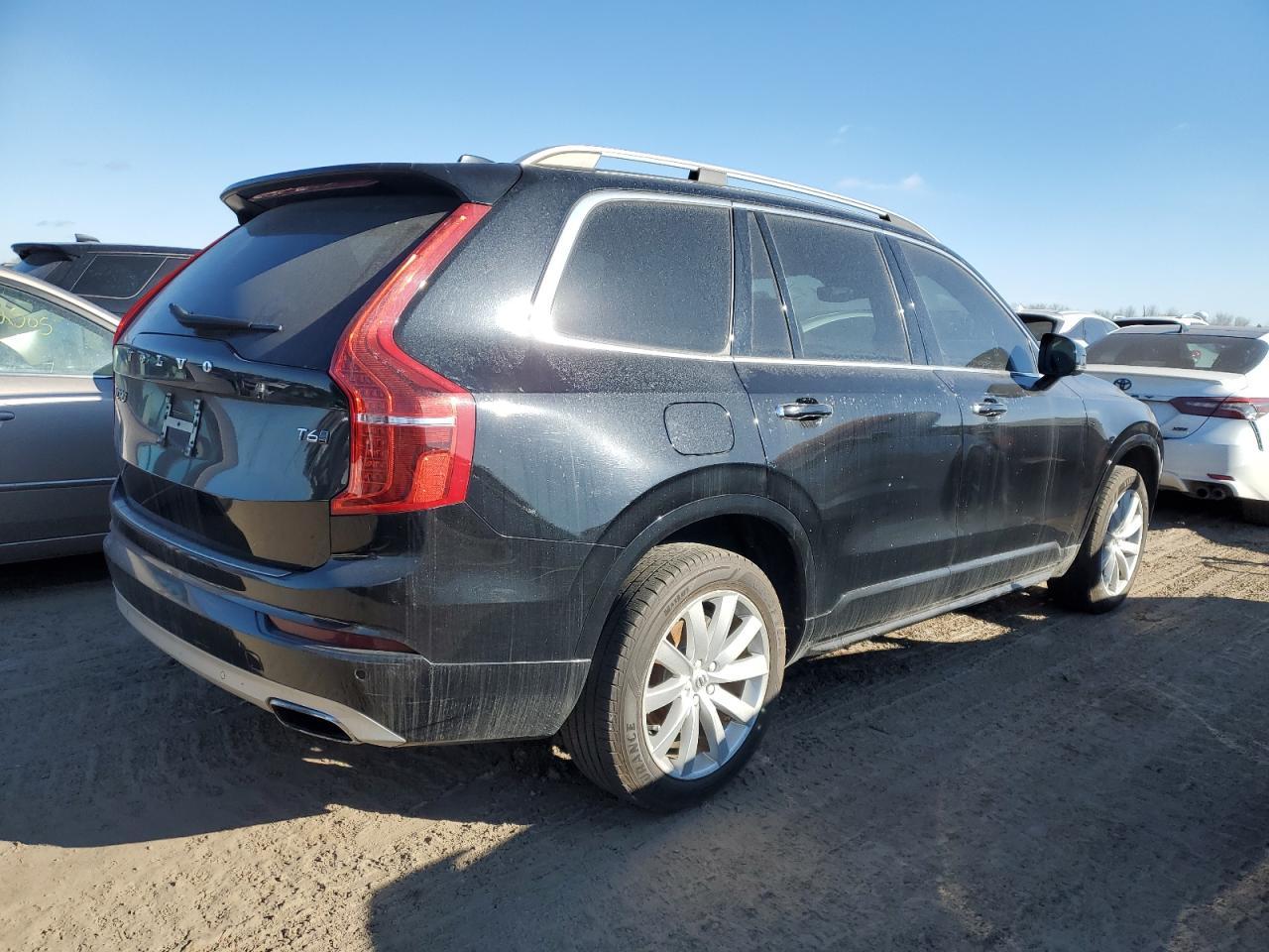 2016 VOLVO XC90 T6 - Фото 3