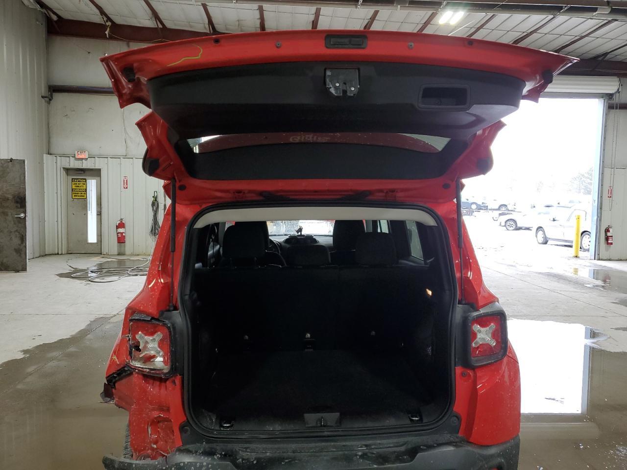 2017 JEEP RENEGADE L - Image 6