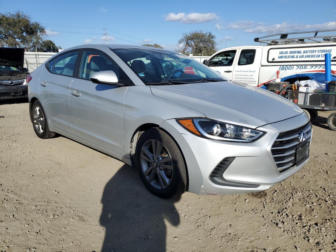 2017 HYUNDAI ELANTRA SE - Image 4