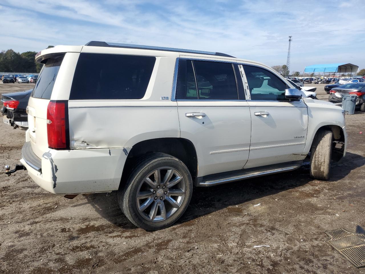 2015 CHEVROLET TAHOE C150 - Фото 3
