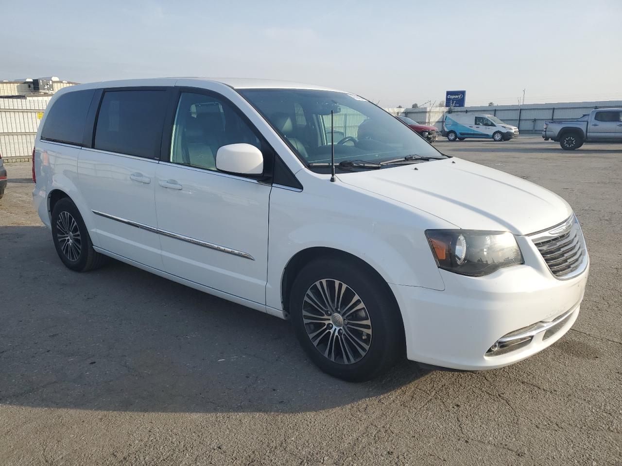 2014 CHRYSLER TOWN & COU - Image 4