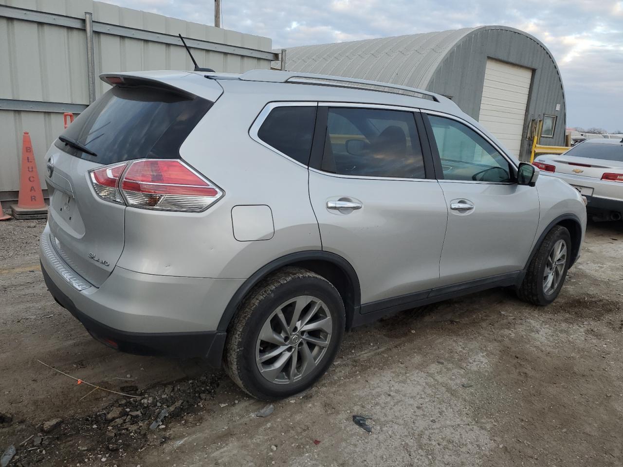 2015 NISSAN ROGUE S - Фото 3