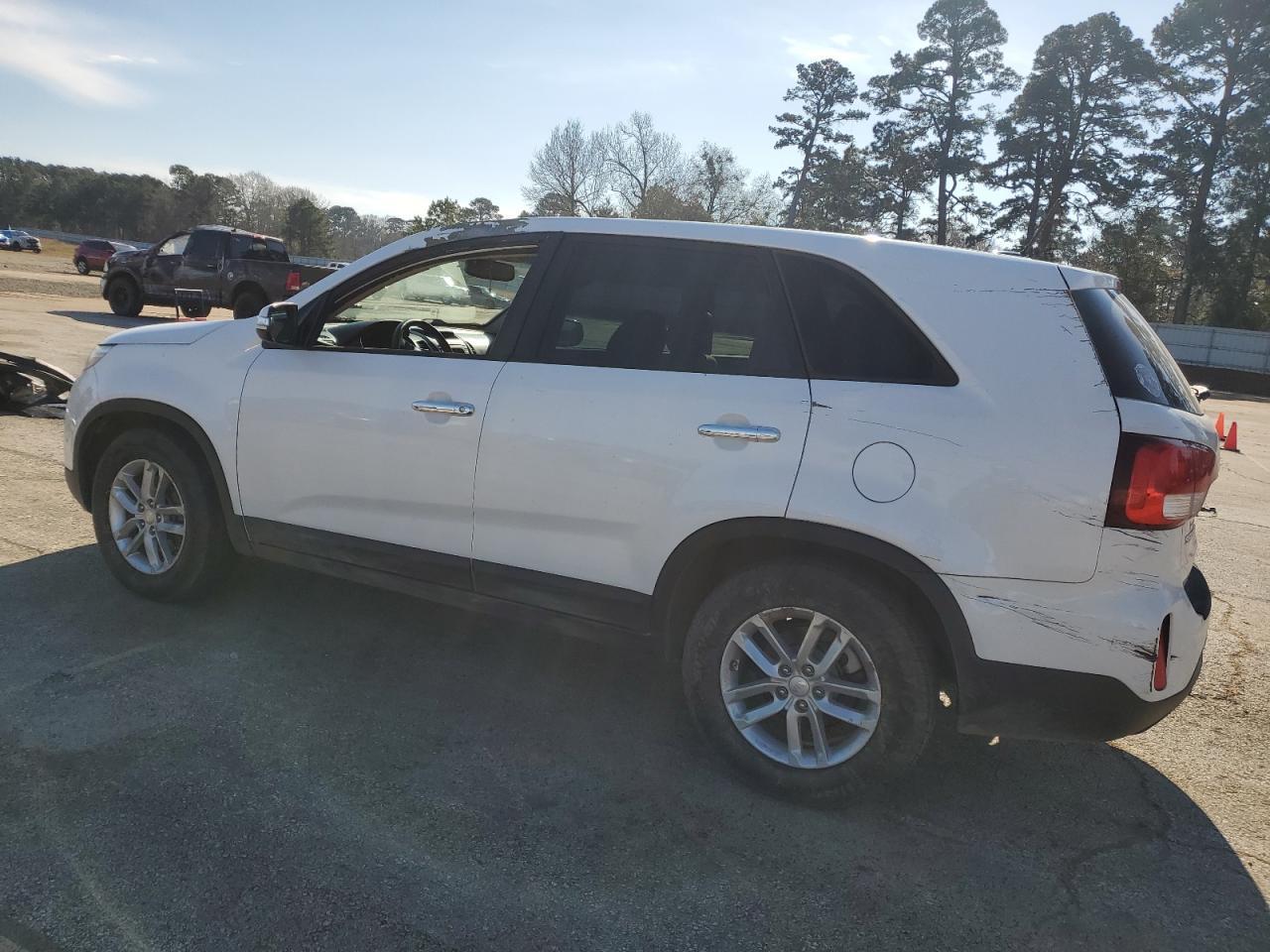 2015 KIA SORENTO LX - Image 2