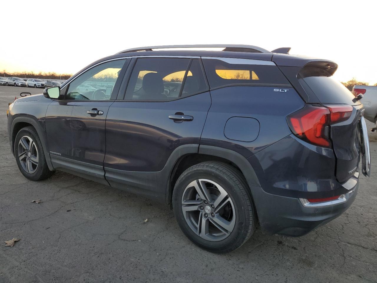 2018 GMC TERRAIN SL - Image 2