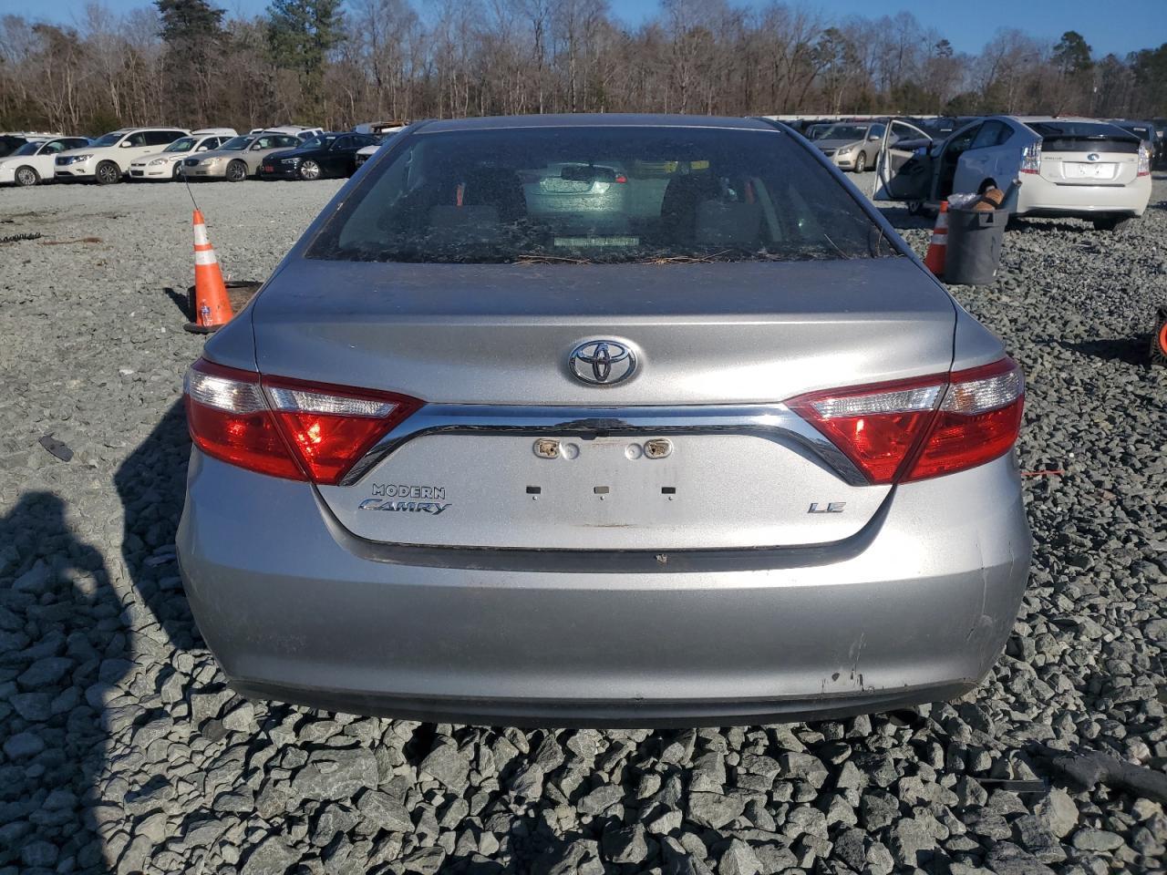 2017 TOYOTA CAMRY LE - Фото 6
