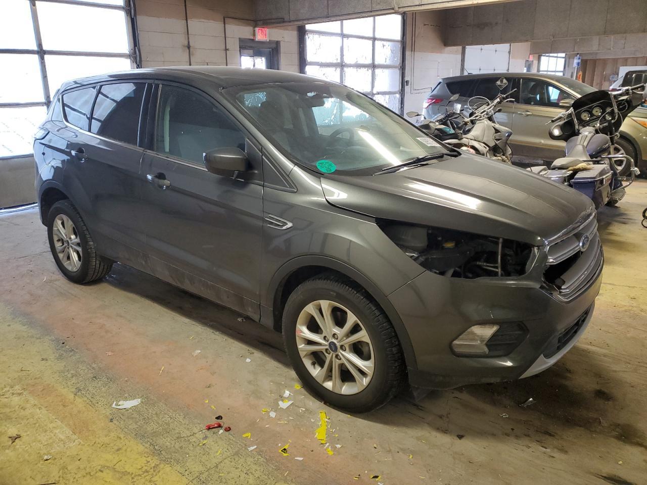 2017 FORD ESCAPE SE - Фото 4