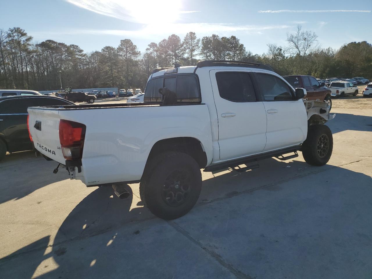 2019 TOYOTA TACOMA DOU - Фото 3