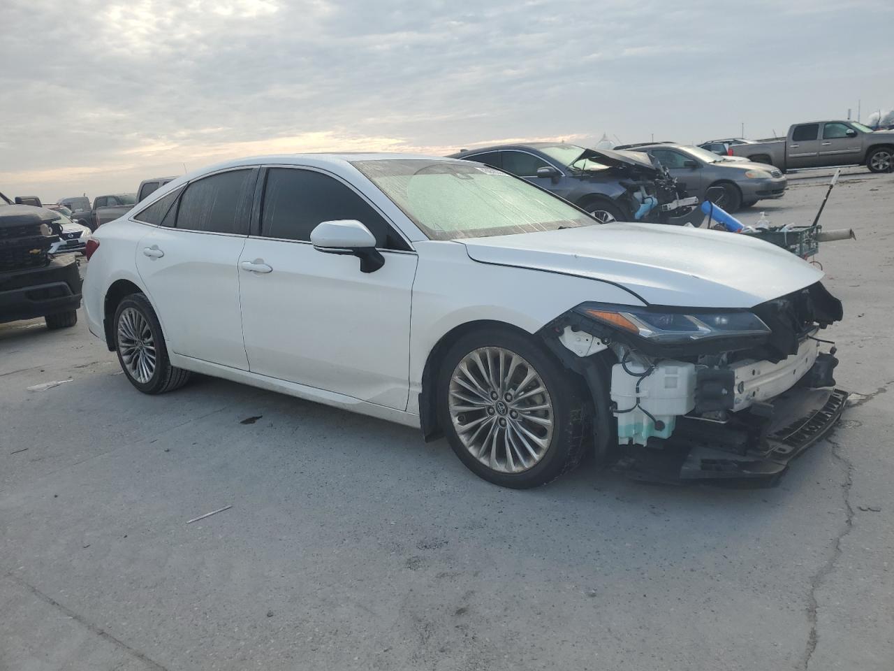 2019 TOYOTA AVALON XLE - Image 4