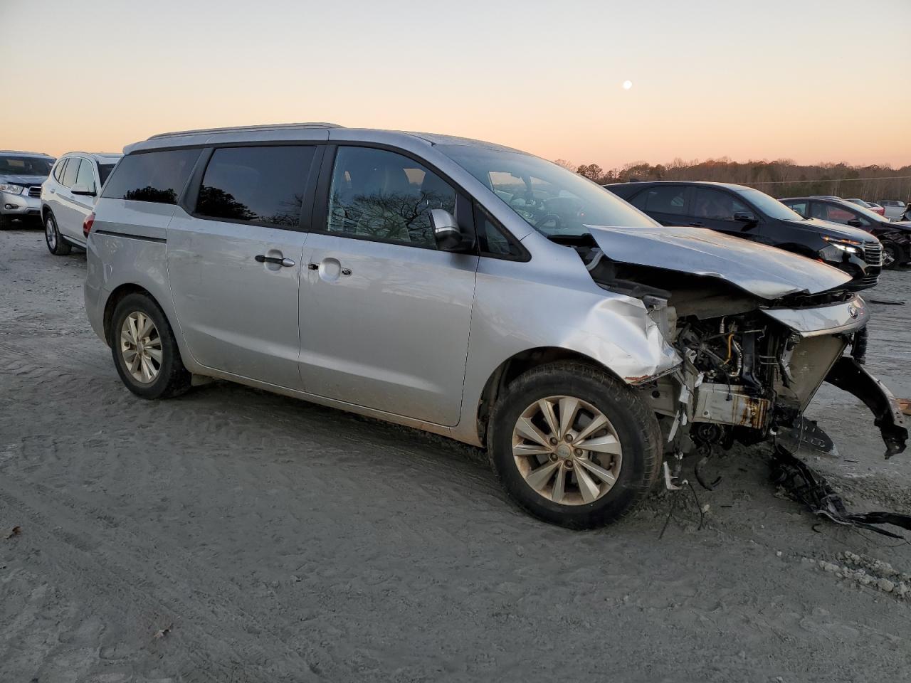2017 KIA SEDONA LX - Фото 4