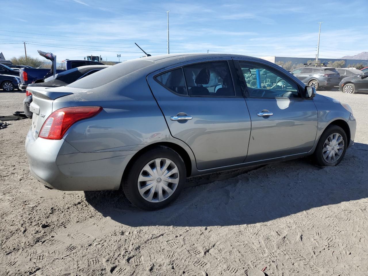 2014 NISSAN VERSA S - Фото 3