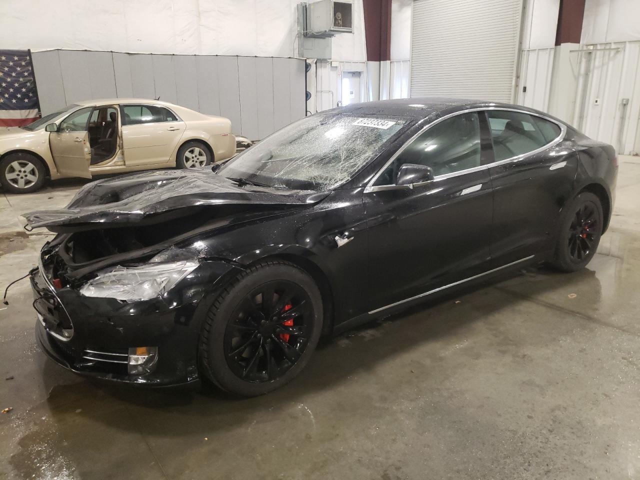 2015 TESLA MODEL S P8