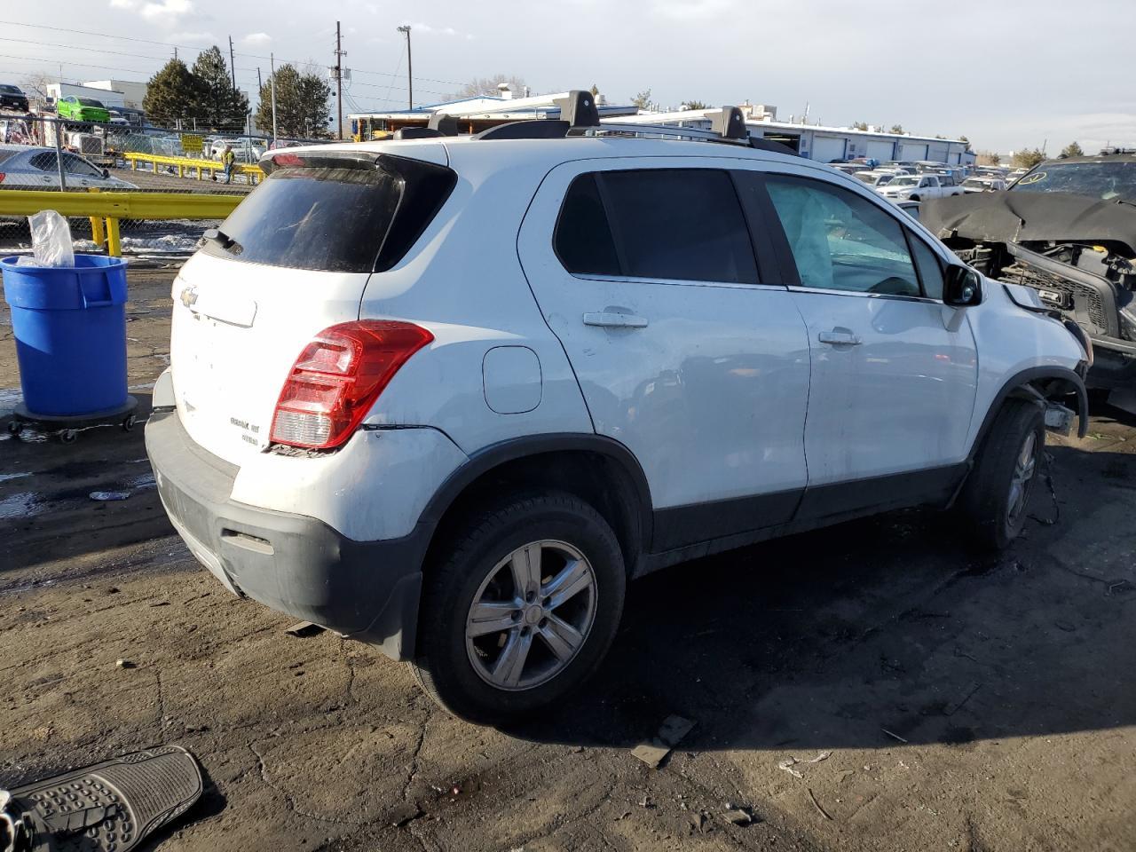 2015 CHEVROLET TRAX 1LT - Image 3