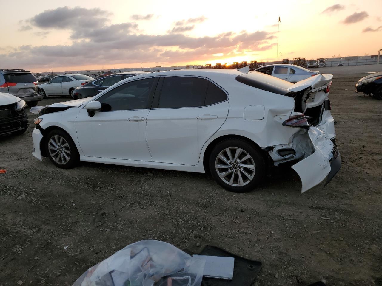 2023 TOYOTA CAMRY LE - Фото 2