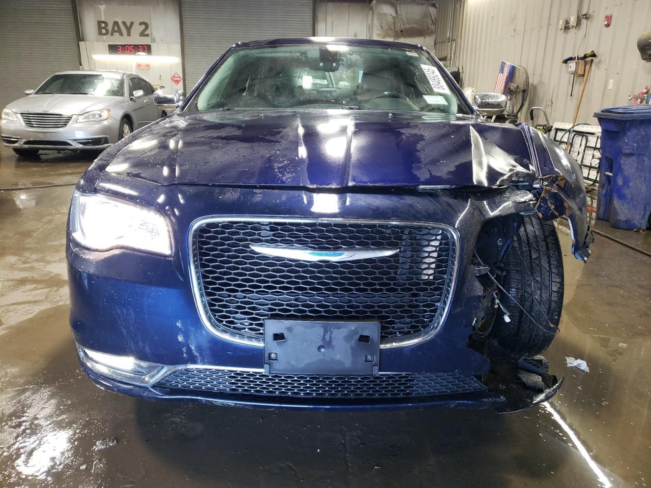2015 CHRYSLER 300C - Image 5