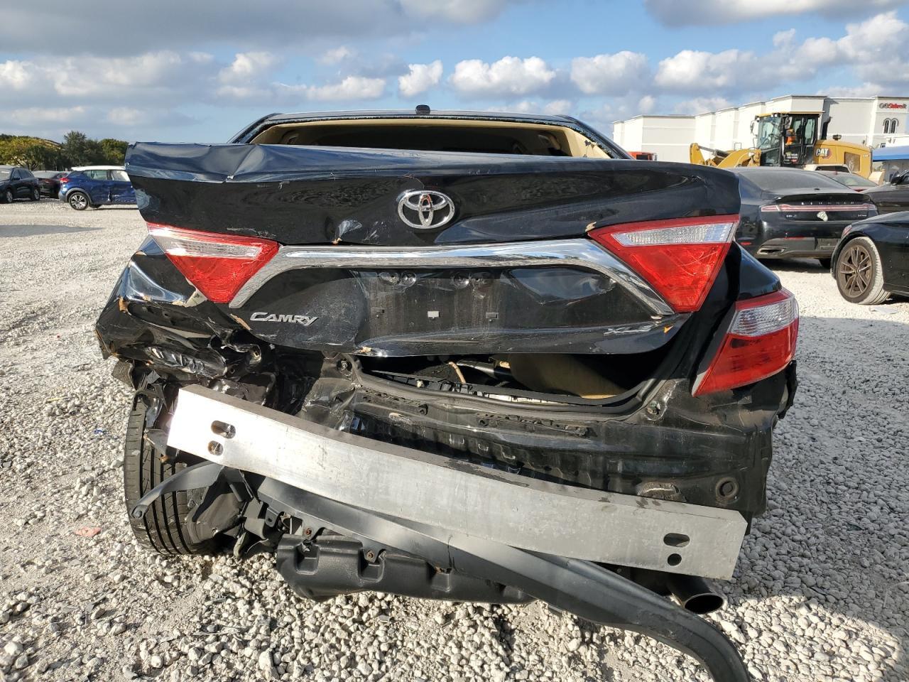 2016 TOYOTA CAMRY LE - Фото 6