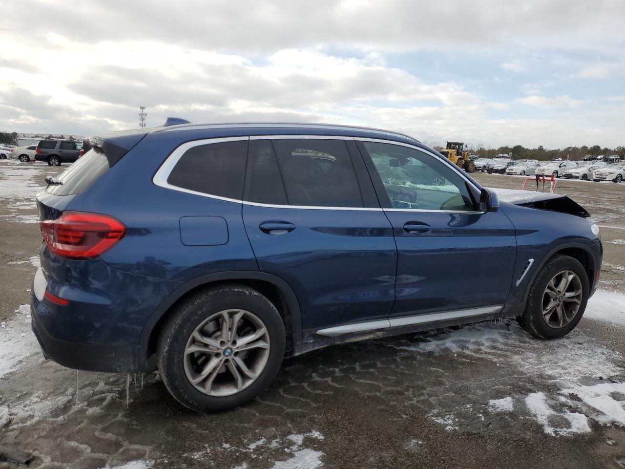 2021 BMW X3 XDRIVE3 - Фото 3
