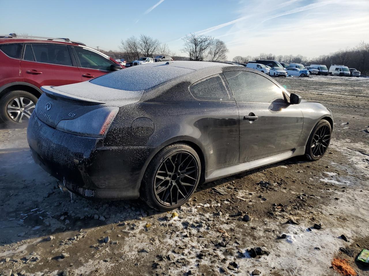 2011 INFINITI G37 BASE - Фото 3