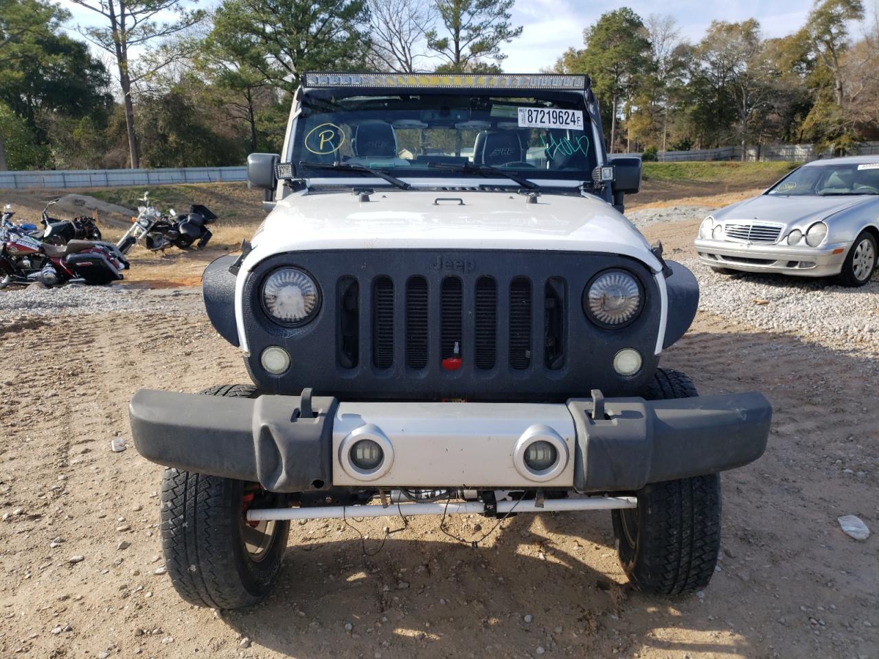 2017 JEEP WRANGLER U - Image 5