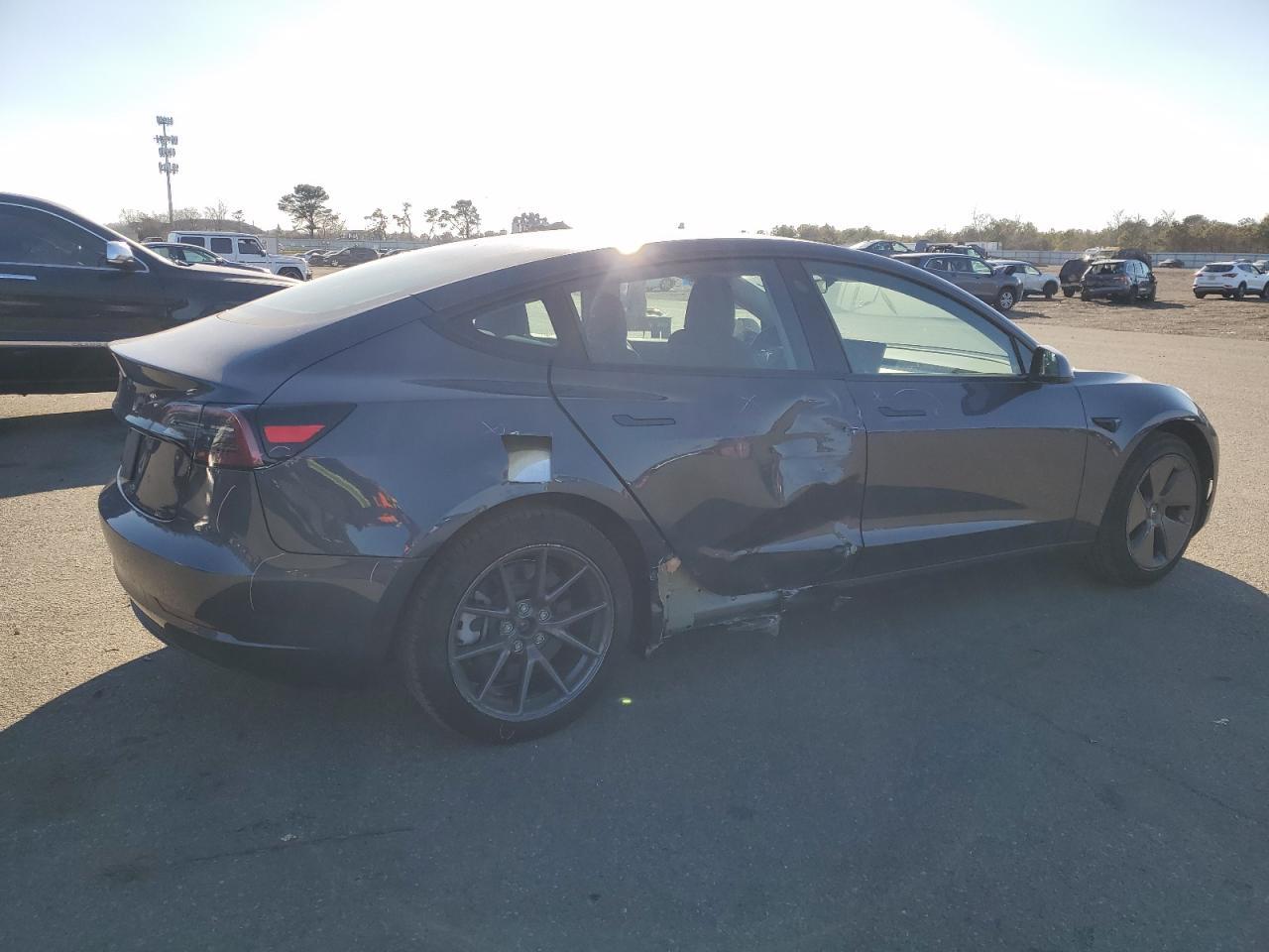2023 TESLA MODEL 3 - Фото 3