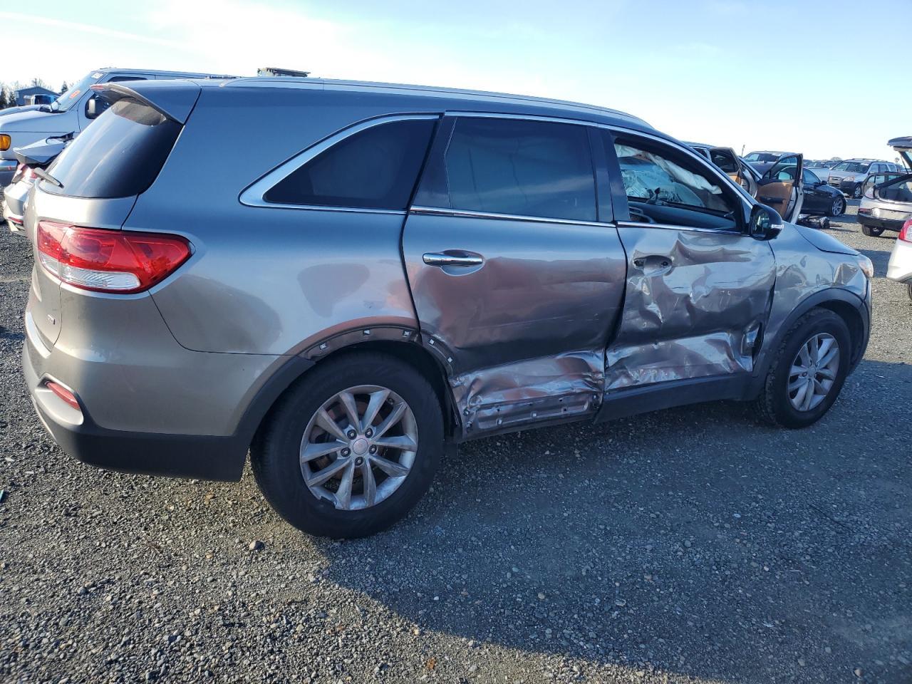 2016 KIA SORENTO LX - Image 3