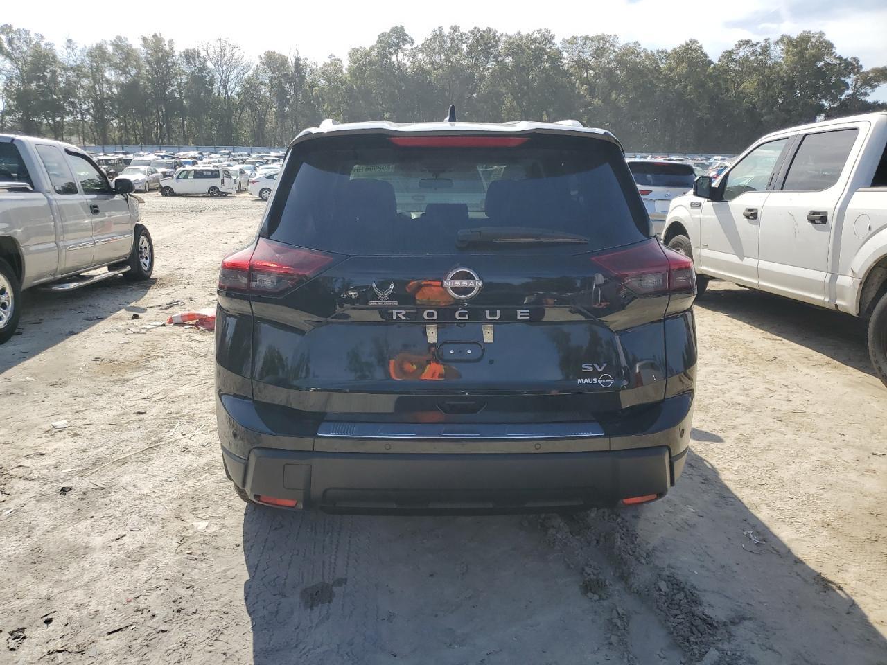 2024 NISSAN ROGUE SV - Image 6