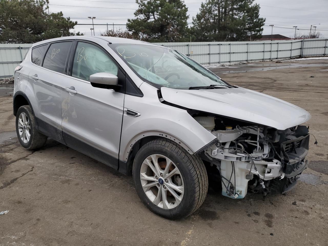 2017 FORD ESCAPE SE - Фото 4