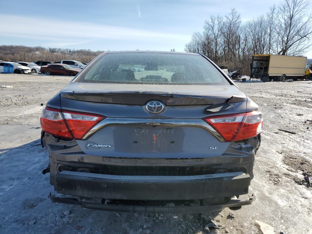 2016 TOYOTA CAMRY LE - Фото 6