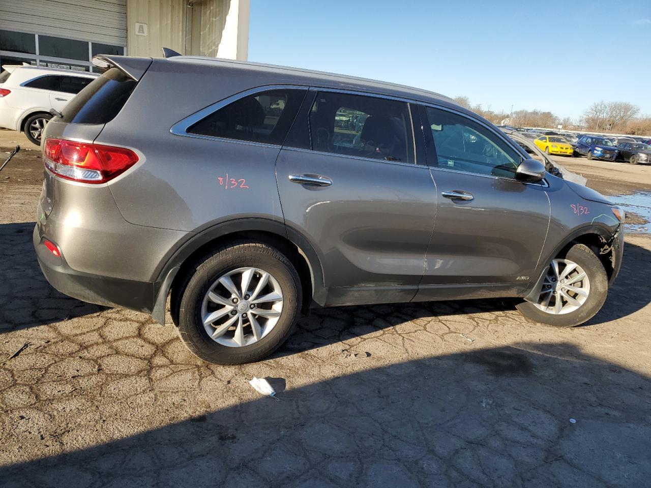 2017 KIA SORENTO LX - Фото 3