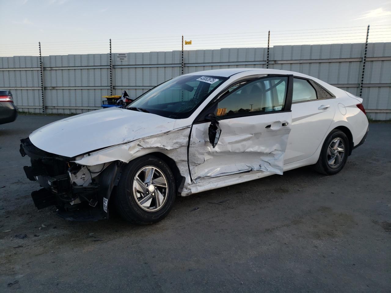 2024 HYUNDAI ELANTRA SE