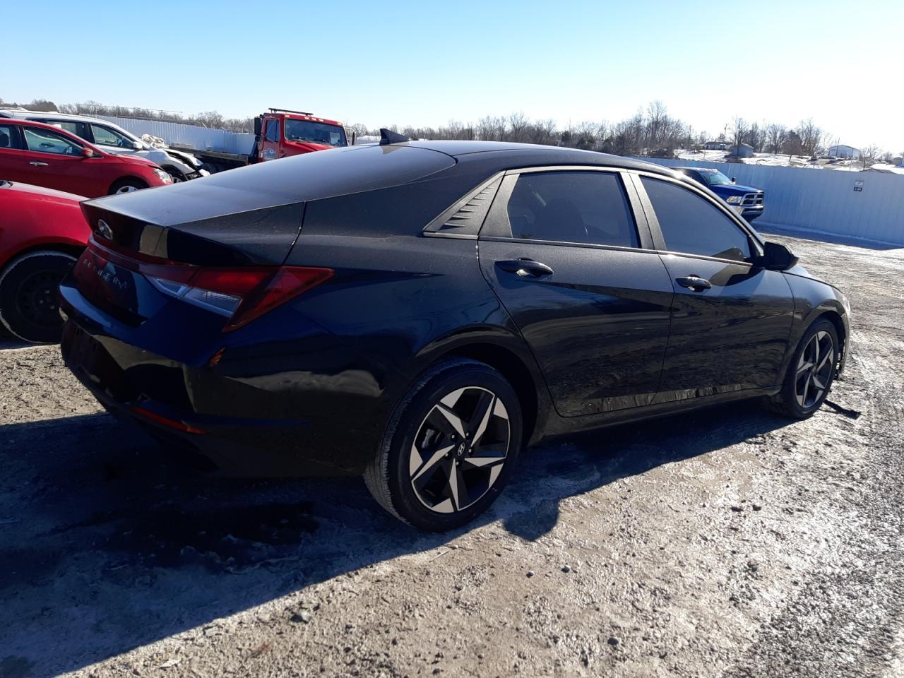 2023 HYUNDAI ELANTRA SE - Фото 3