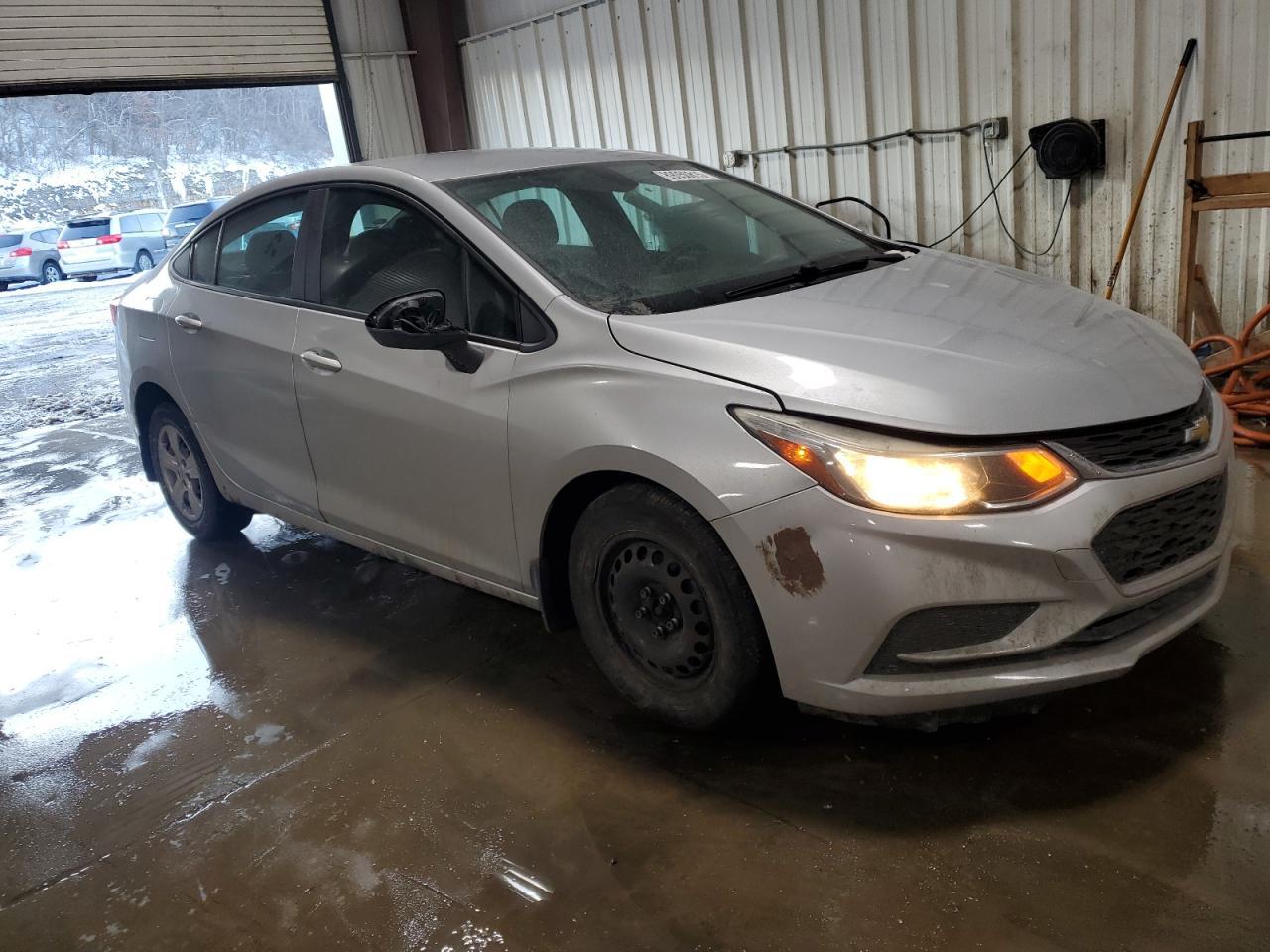 2016 CHEVROLET CRUZE LS - Image 4