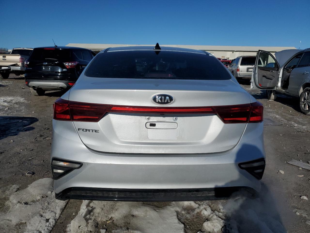 2021 KIA FORTE FE - Фото 6
