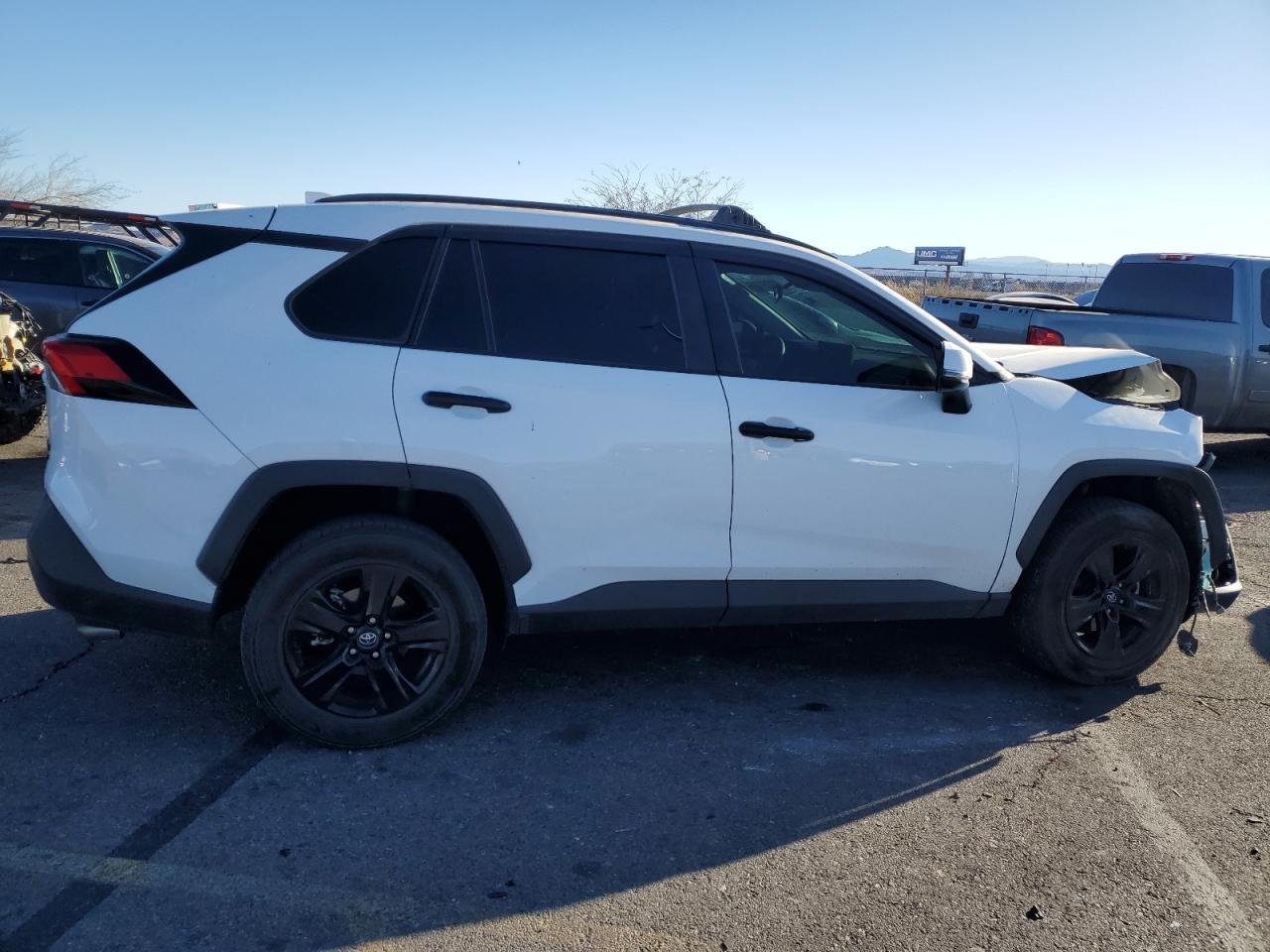 2020 TOYOTA RAV4 XLE - Image 3