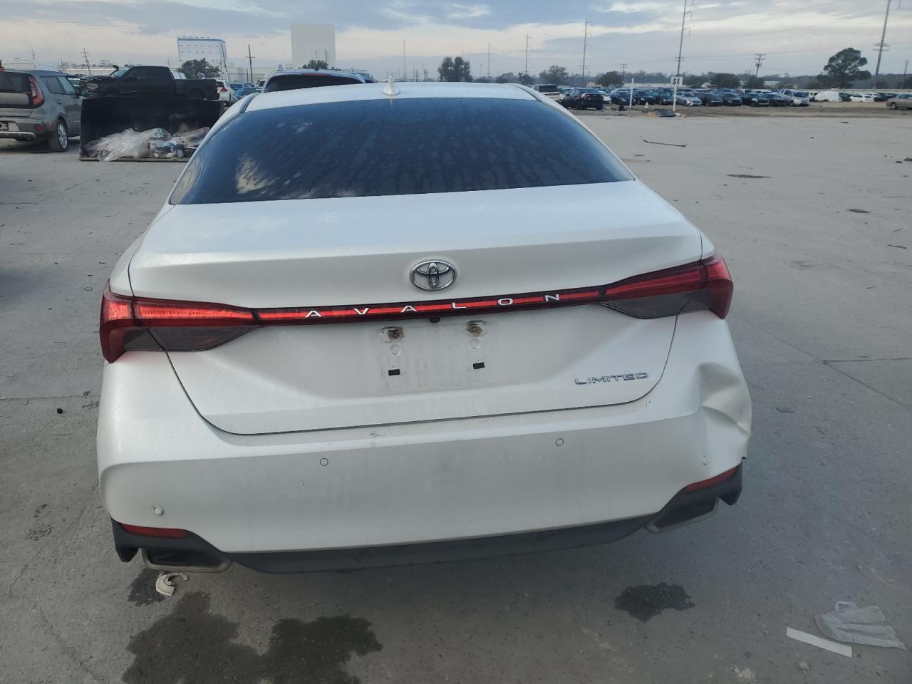 2019 TOYOTA AVALON XLE - Image 6