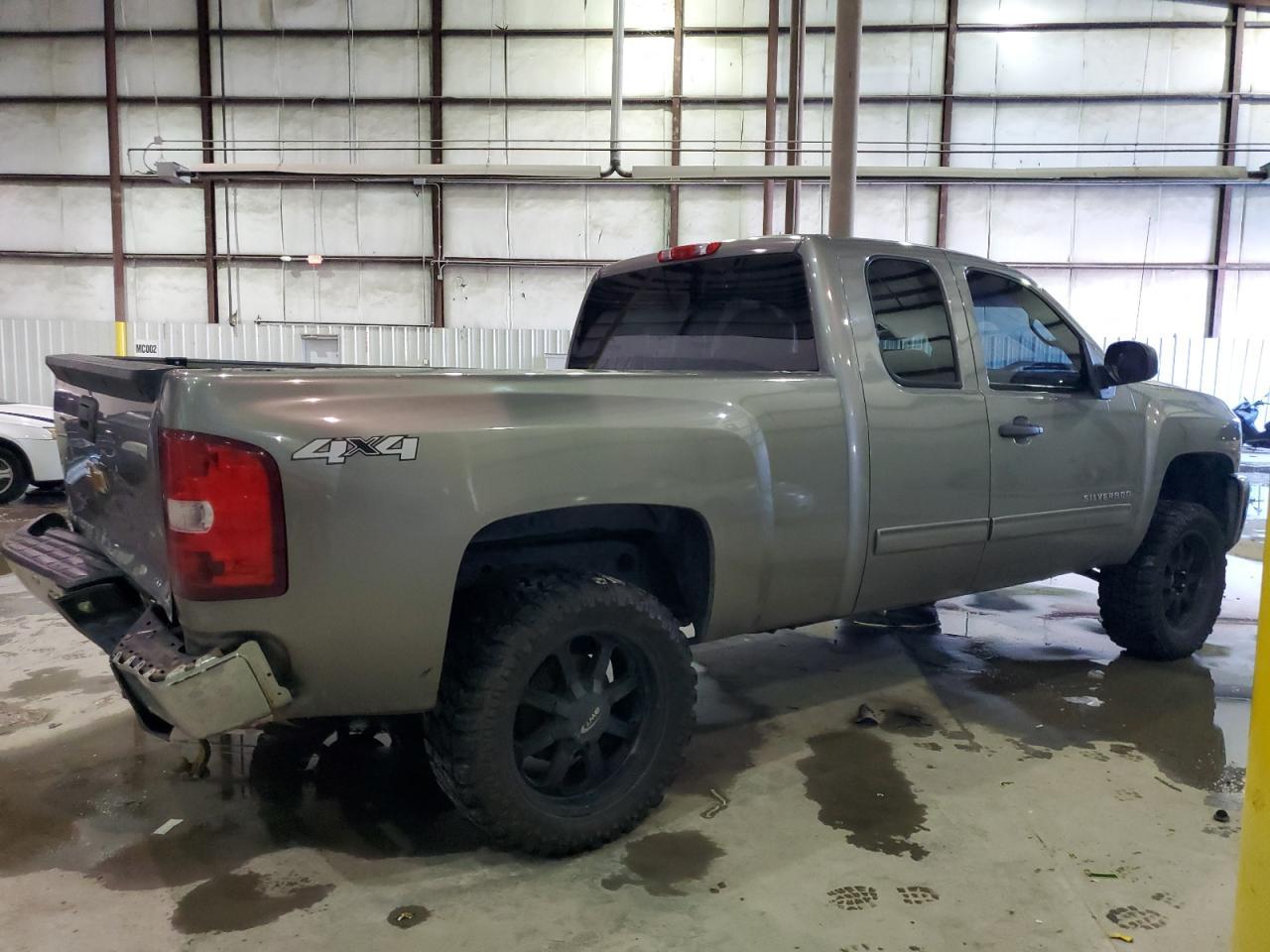 2013 CHEVROLET SILVERADO - Фото 3