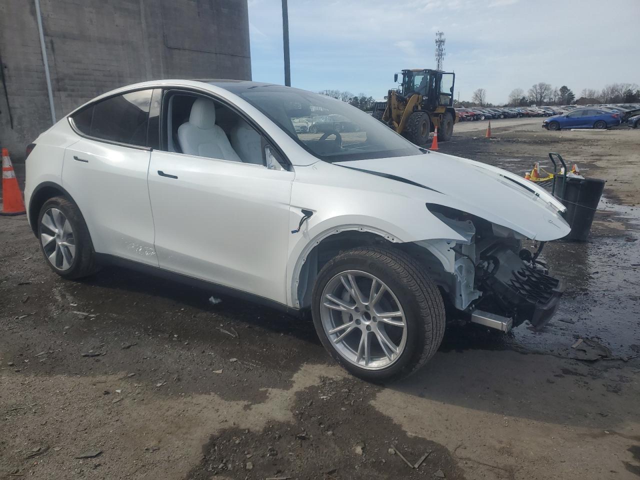2024 TESLA MODEL Y - Image 4