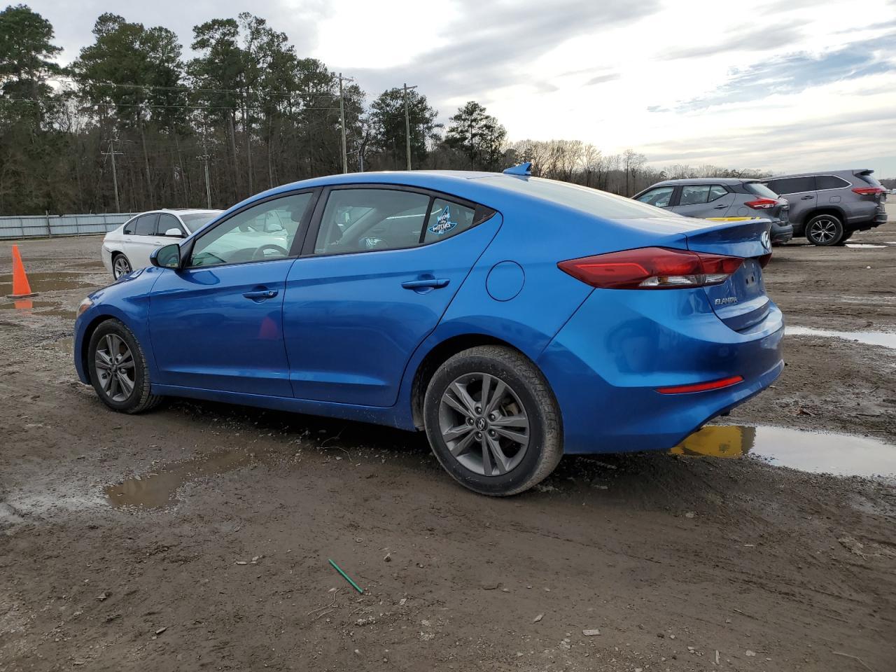 2018 HYUNDAI ELANTRA SE - Image 2