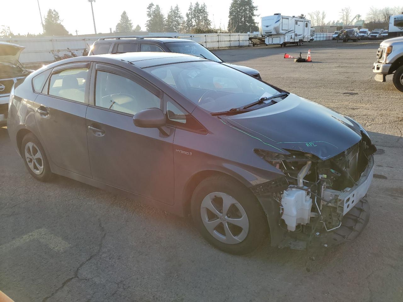 2013 TOYOTA PRIUS - Фото 4