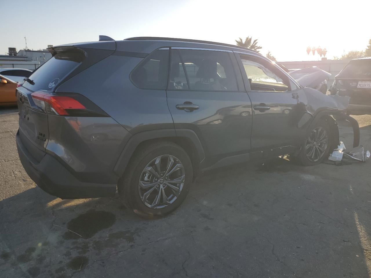 2022 TOYOTA RAV4 XLE P - Image 3