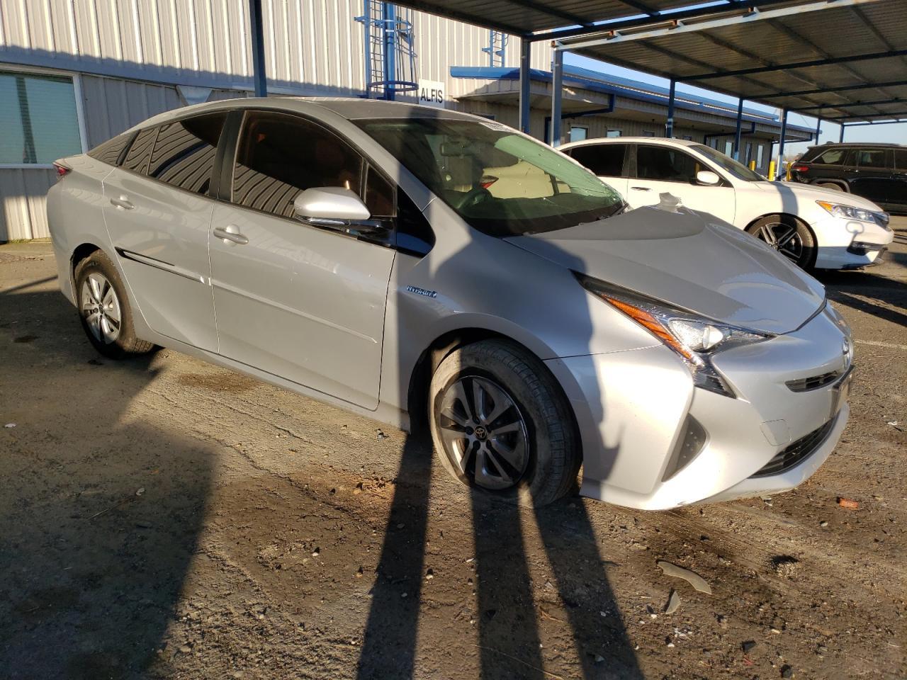 2016 TOYOTA PRIUS - Фото 4