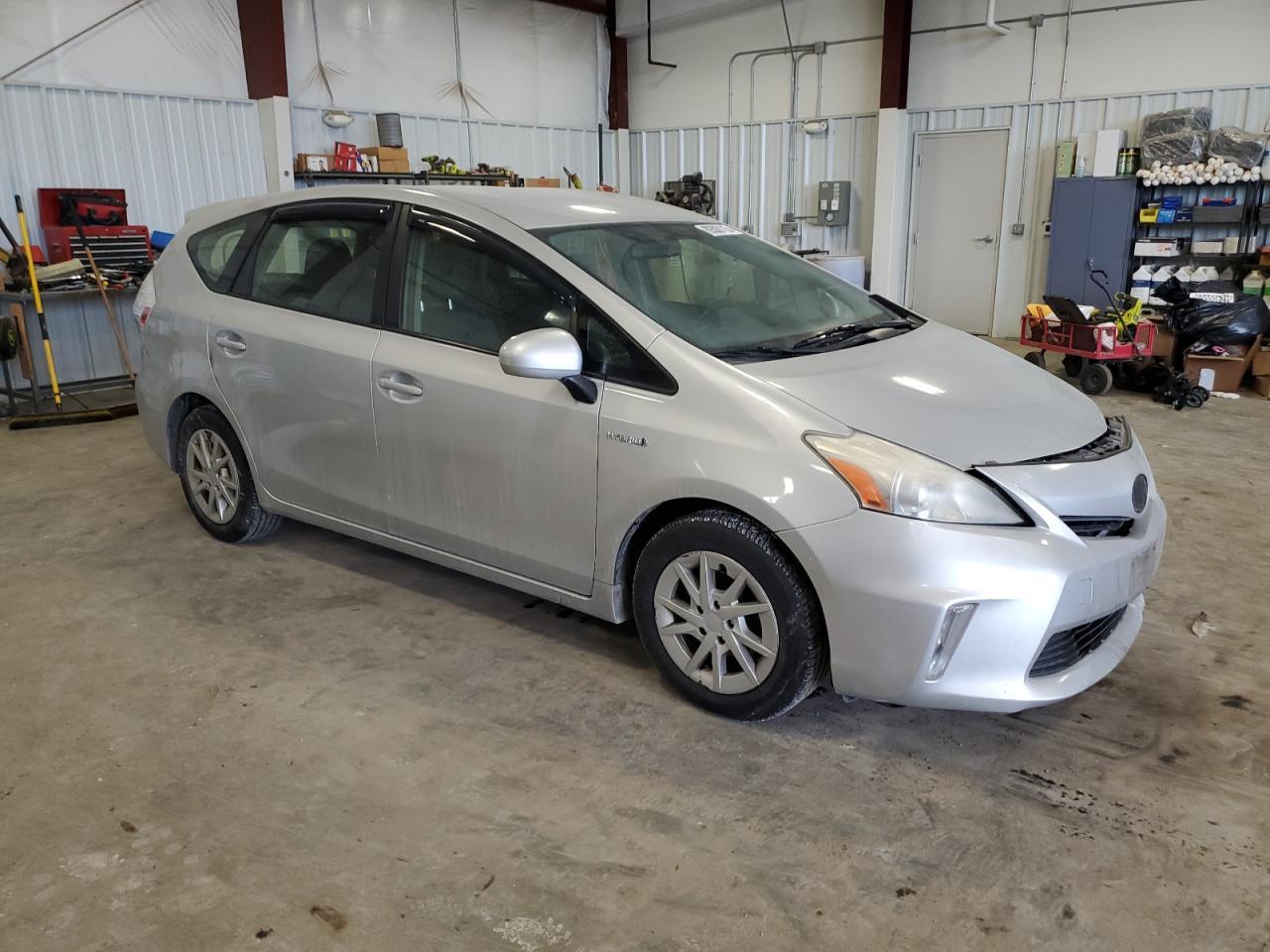 2013 TOYOTA PRIUS V - Image 4