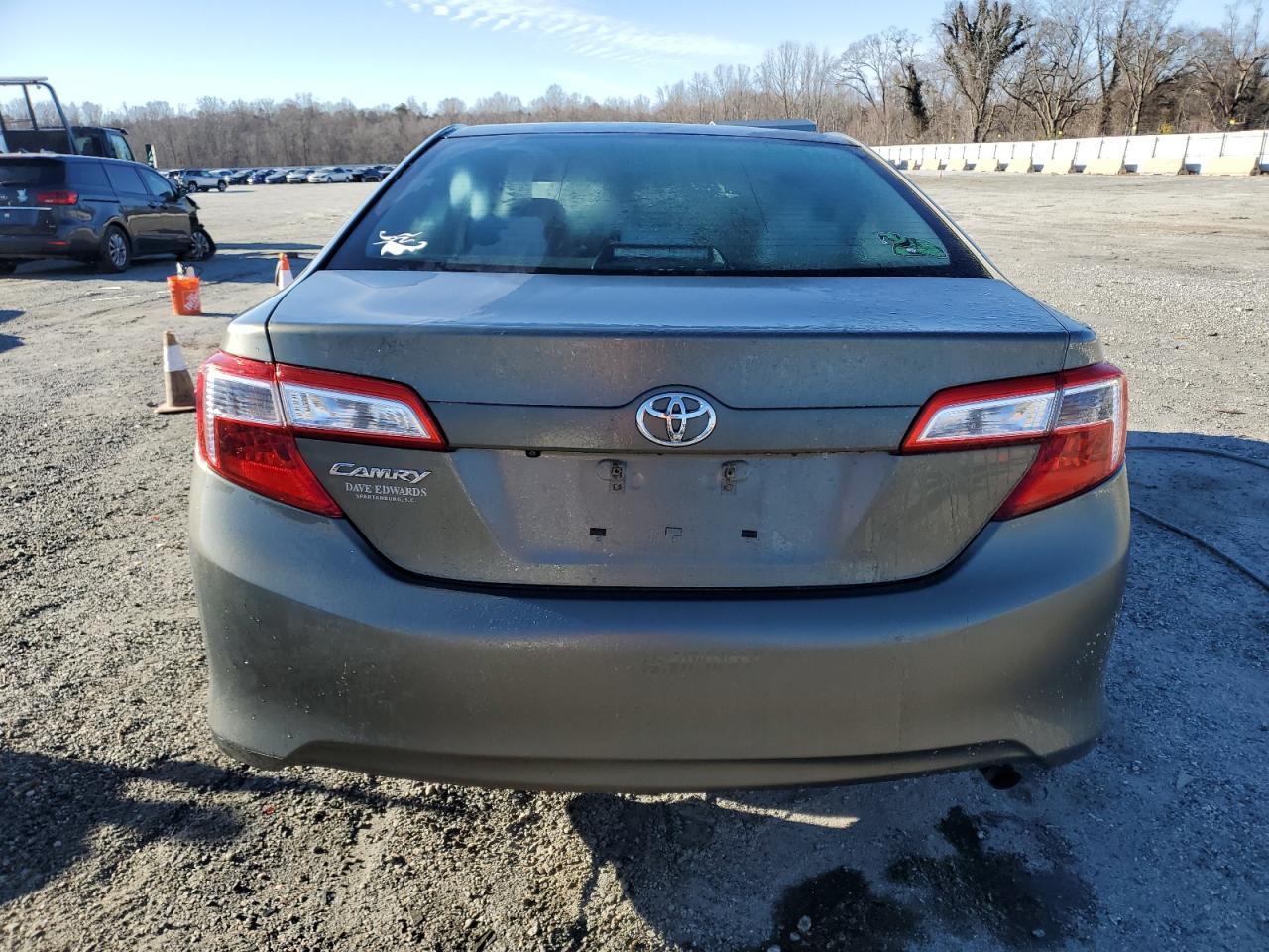 2014 TOYOTA CAMRY L - Image 6