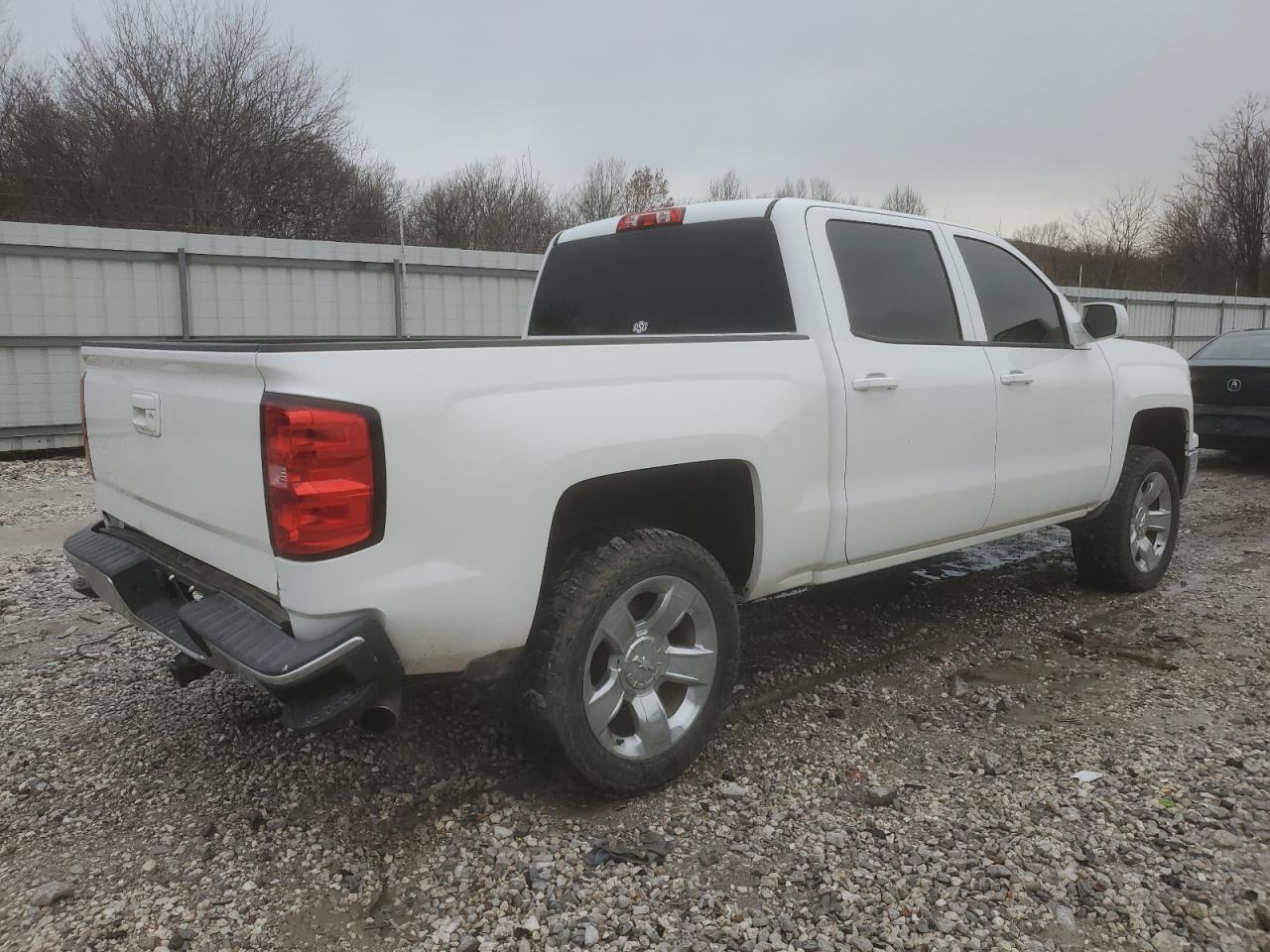 2015 CHEVROLET SILVERADO - Image 3