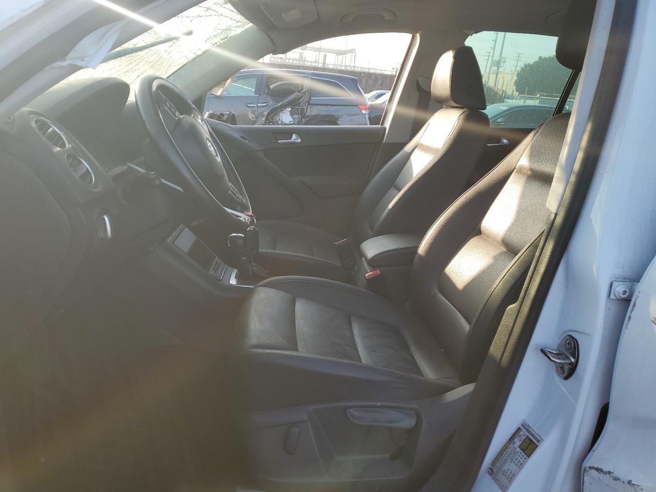 2015 VOLKSWAGEN TIGUAN S - Фото 7