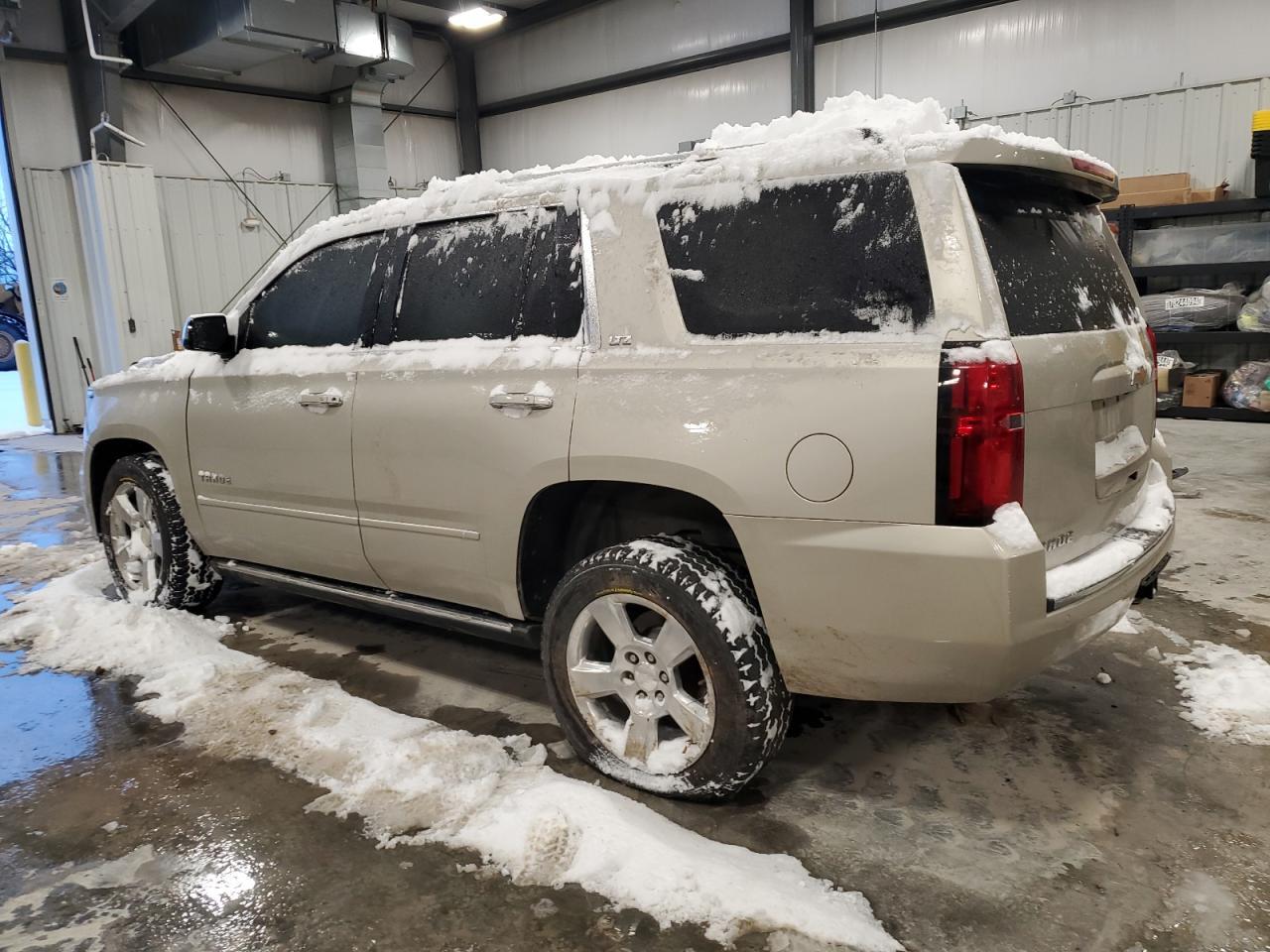 2015 CHEVROLET TAHOE K150 - Фото 2