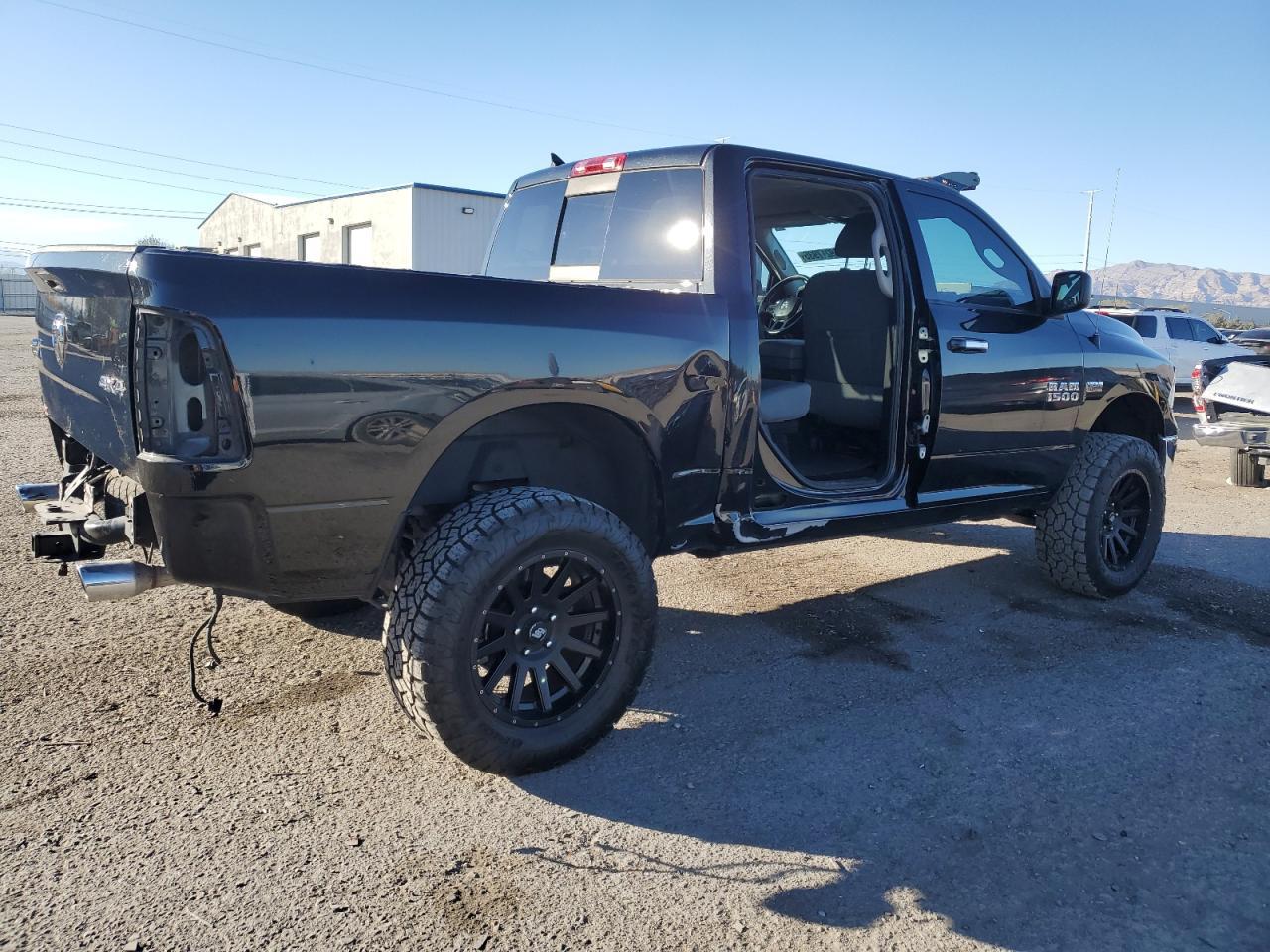 2015 RAM 1500 SLT - Image 3