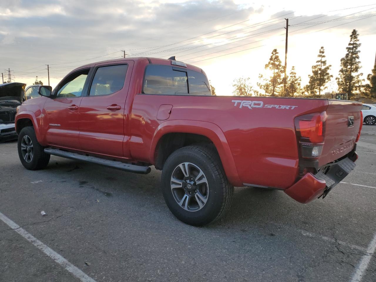 2019 TOYOTA TACOMA DOU - Фото 2